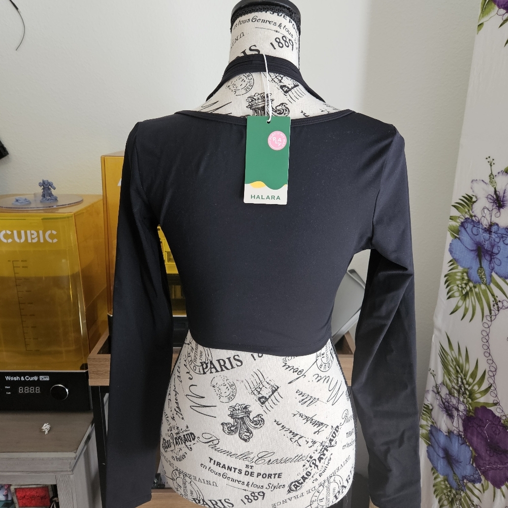 HALARA Black Crop Top - Picture 2 of 3